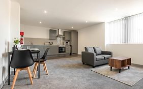 Convenient 2 Bedroom Apartment In Yeadon